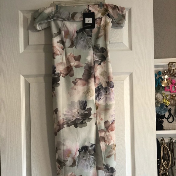 NWT off the shoulder midi dress - Picture 2 of 5